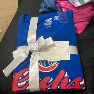 Chicago cubs ladies sleep set. Includes a short sleeve T and flannel pants NWT.